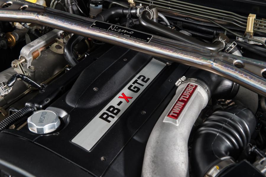 Моторный отсек Nissan Skyline GT-R 400R by Nismo (BCNR33) 1997 года  (фото 7 из 12)